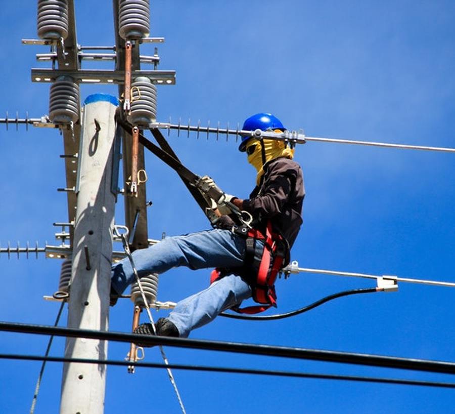 Revisar y mantener adecuadamente una instalación eléctrica