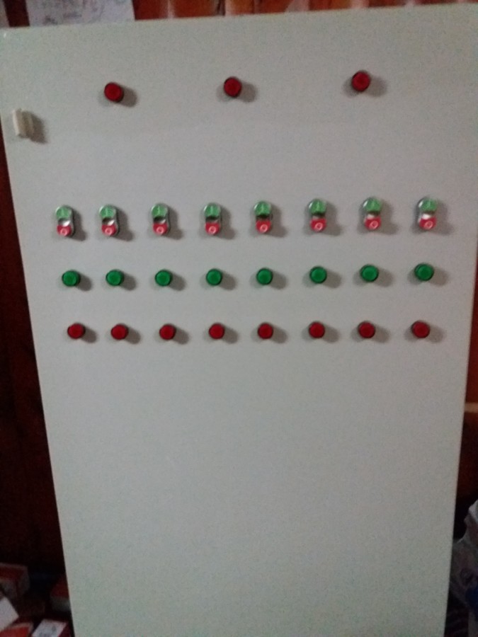 confección de tapa de control y luces en tablero