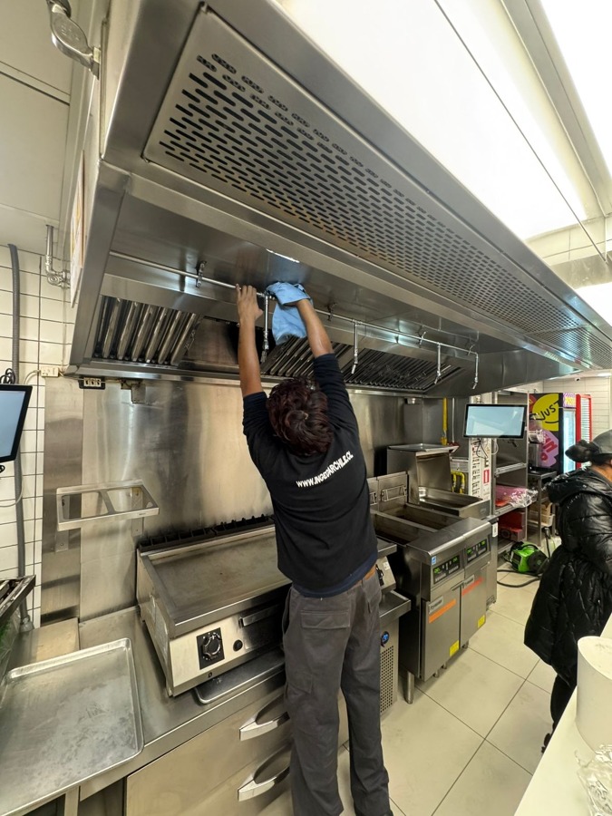 Limpieza de campanas y sistemas de extracción para cocinas industriales