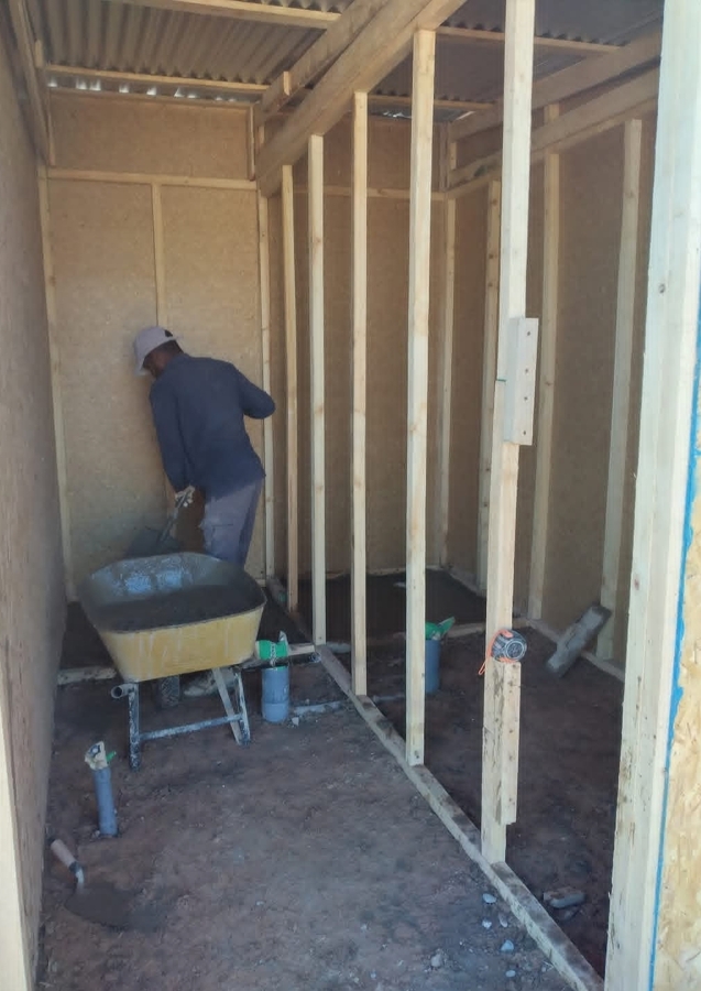 Radier H30 y estructura en madera/ obra en proceso en copiapó