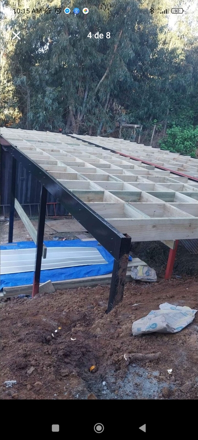 base metálica y madera para casa sobre nivel