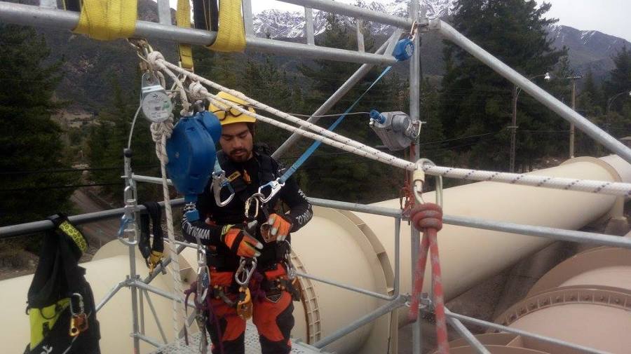 Instalación de plataforma de rescate y evacuación de tubería
