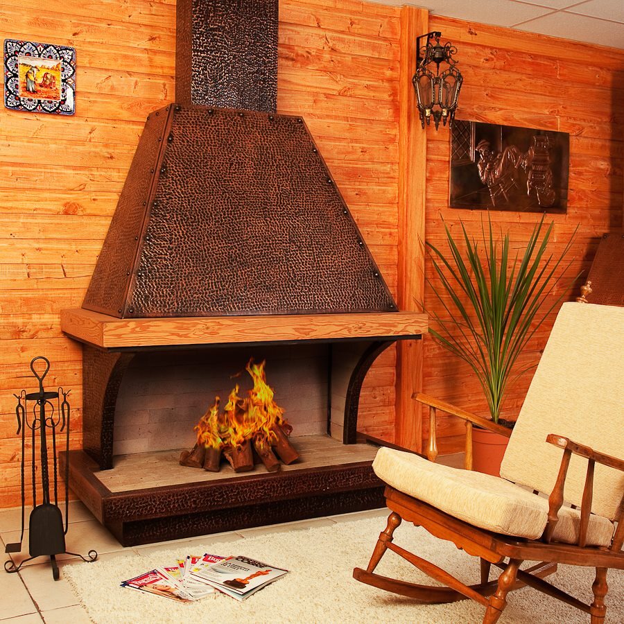 chimenea cobre martillado con pino oregon