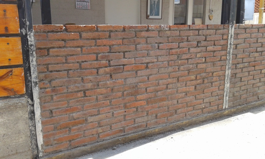 construcción muro divisorio