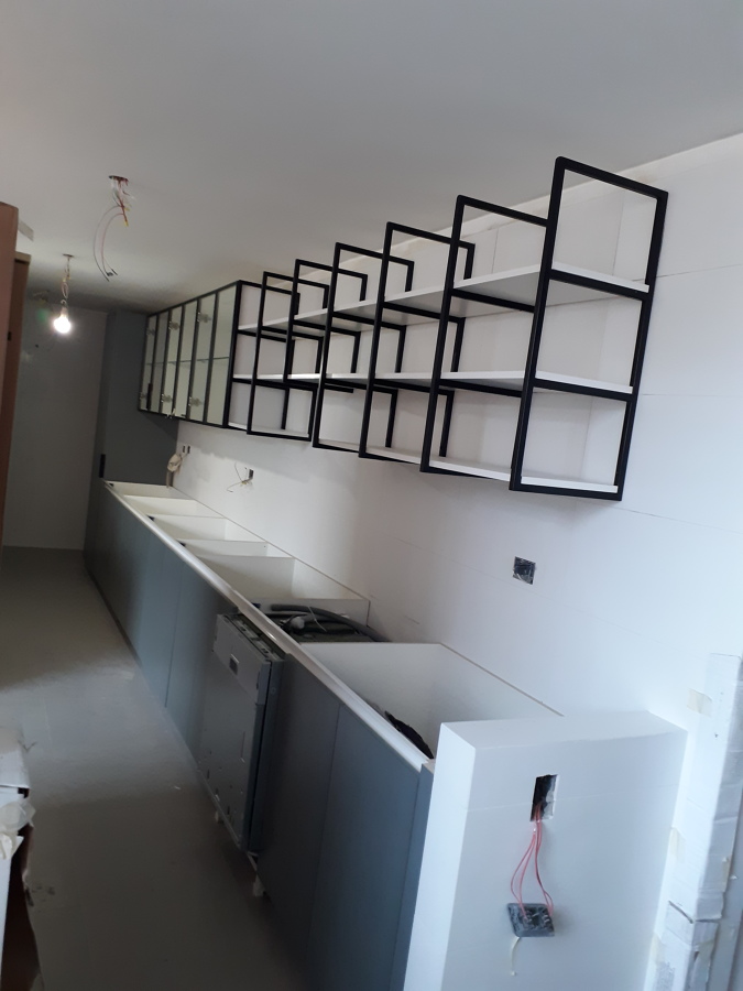 Mueble  base  y  mural