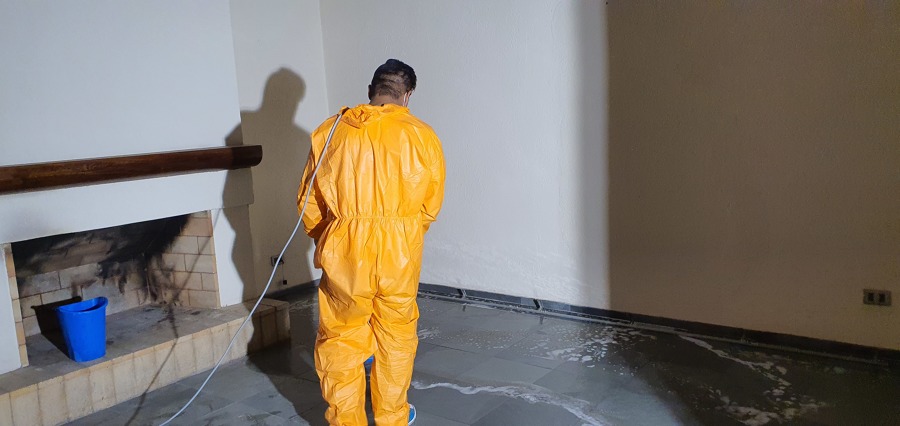 Limpieza de pisos pizarra