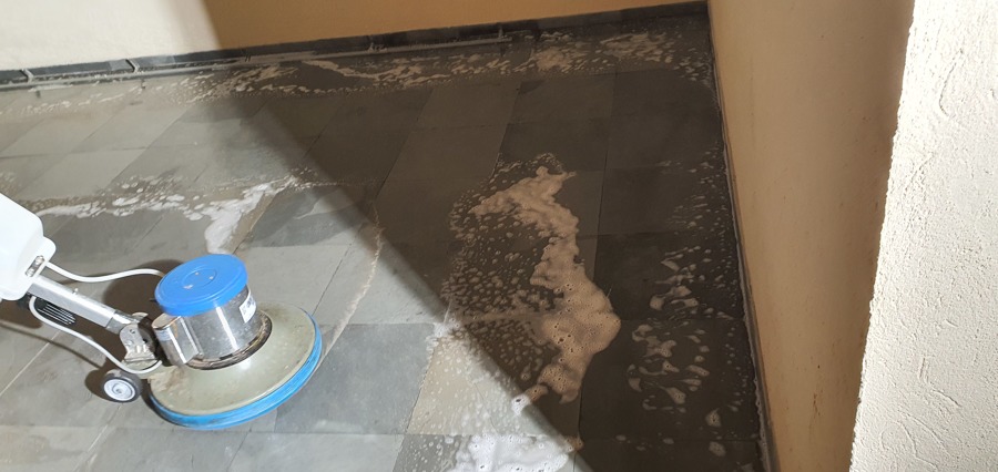 Limpieza de pisos pizarras