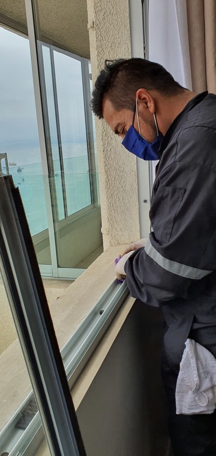 Limpieza rieles de ventanas