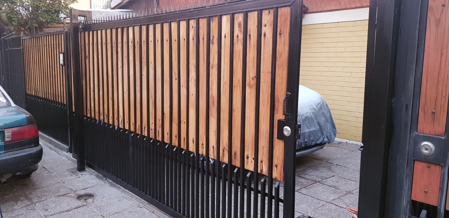 Reparación de portón y pinturas