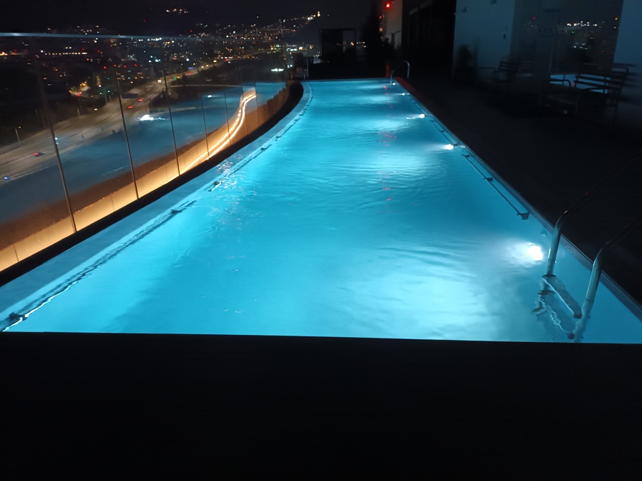 Edificio Peumo (dos piscinas iguales)
