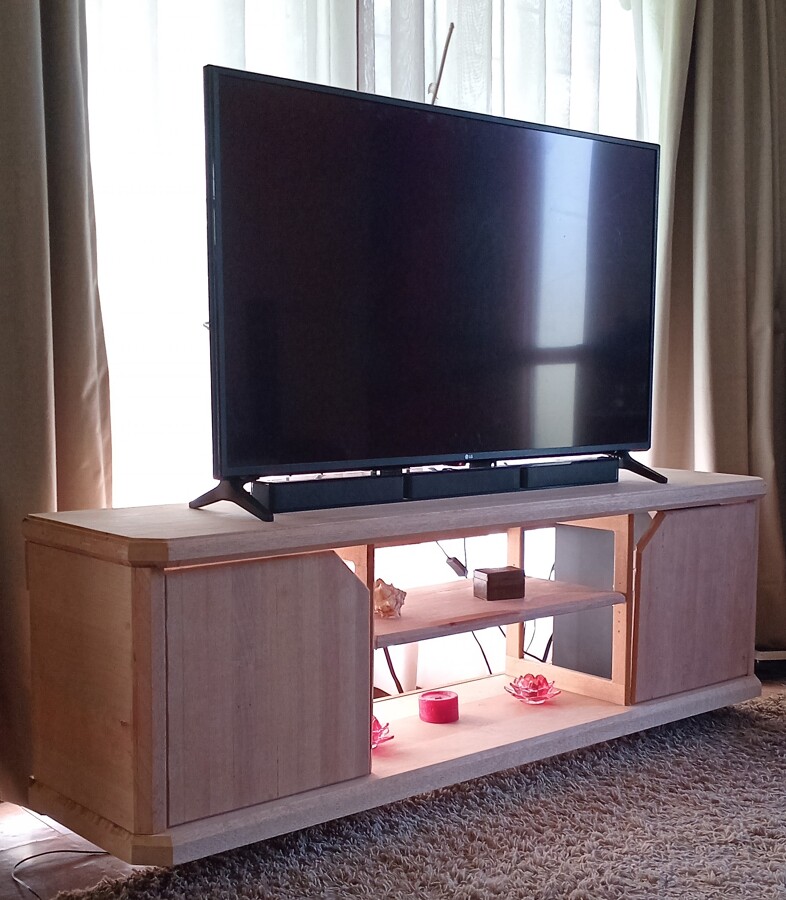 Mueble a pedido en cedro rojo