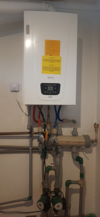 Instalación de caldera de condesado