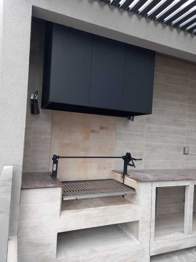 campana mediterranea y parrilla manivela lateral