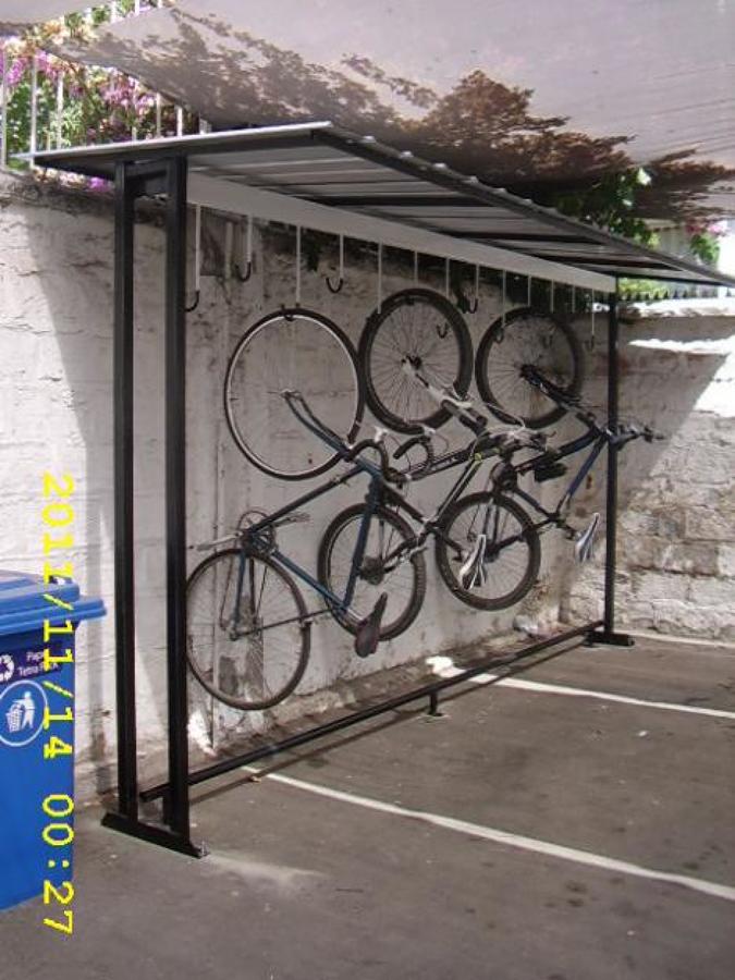 COBERTIZO COLGADOR DE BICICLETAS