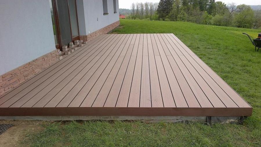 Terraza con deck wpc