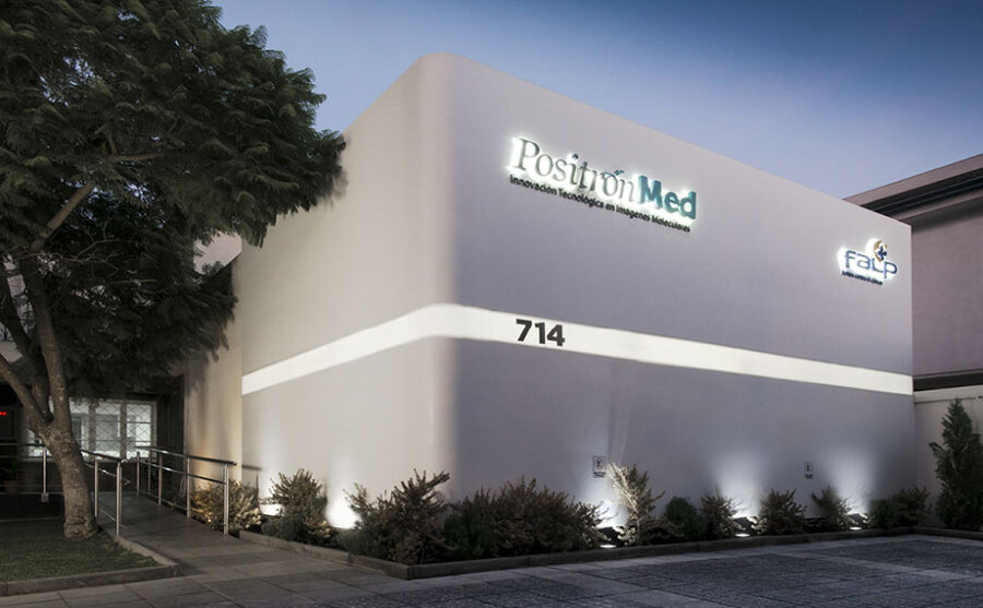 FACHADA POSITRON MED