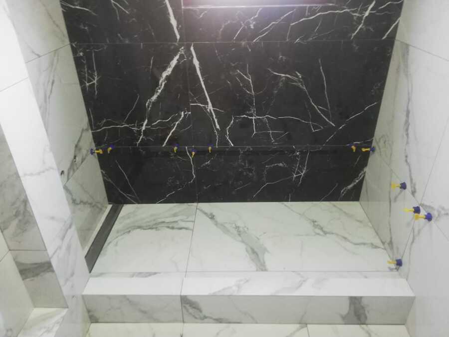 Instalación porcelanato baño