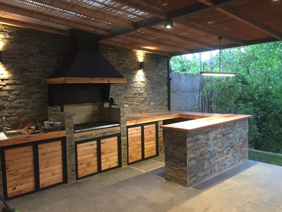 Terraza, pergola y quincho la dehesa