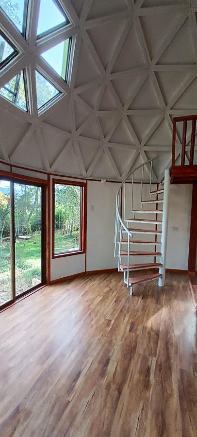 Interior amplio de domo
