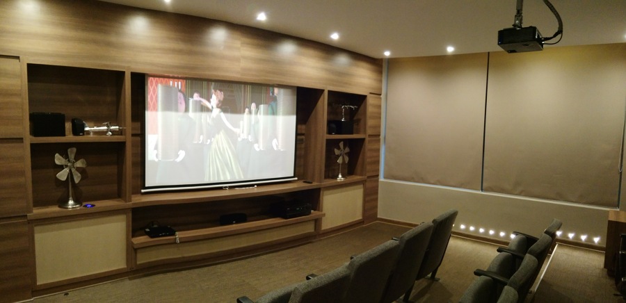 Sala de Cine Privada con sonido Envolvente