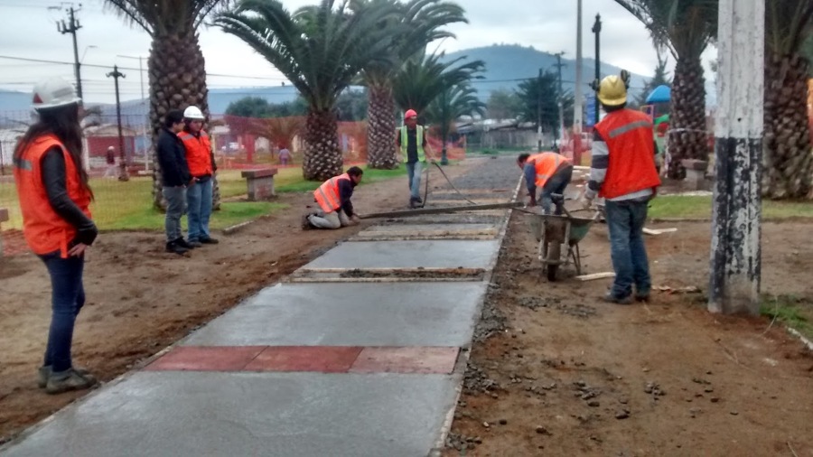 Mejoramiento de plaza. Padre Demetrio. Melipilla