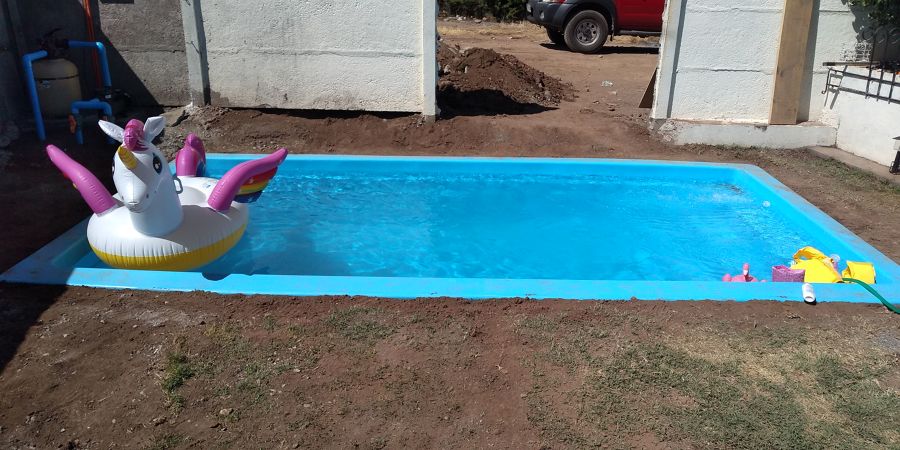 Piscina de fibra de vidrio instalada
