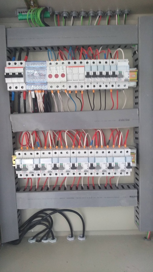 Armado tablero trifacico sector oficinas mueblería pto montt