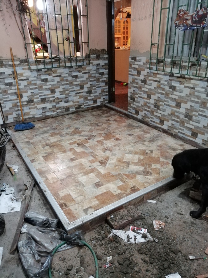 Cerámica piso y muro en terraza