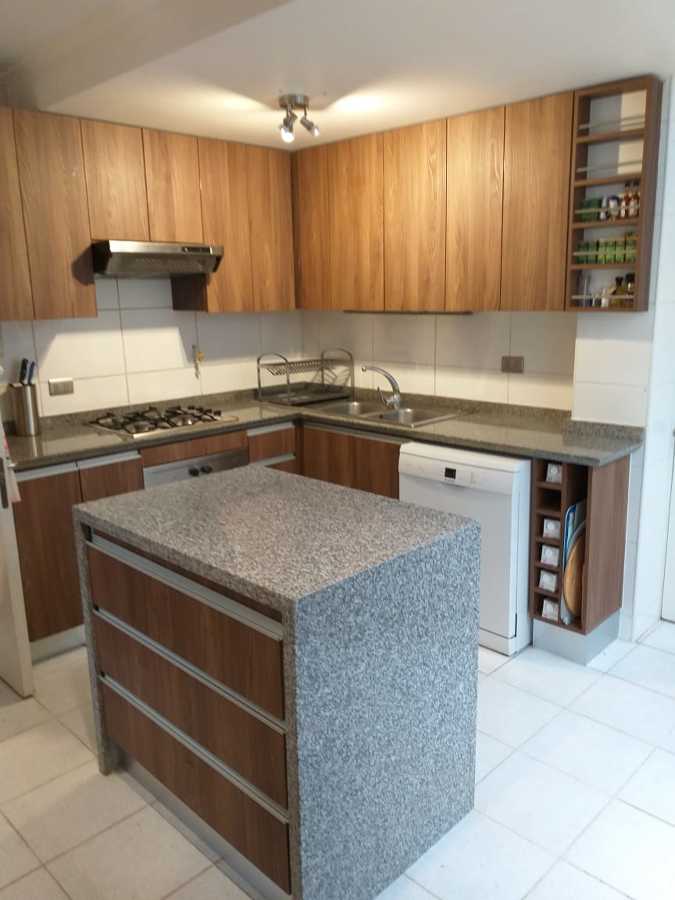 Proyecto completo , muebles funcionales , piedra granito gris mara .