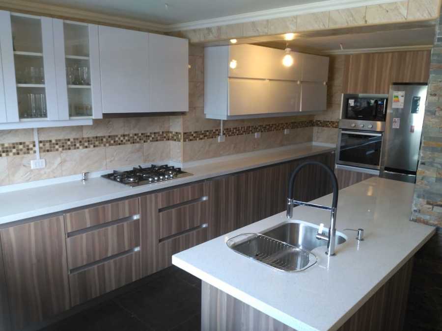 Proyecto completo , muebles funcionales isla con istalación lavaplatos bajo cubierta