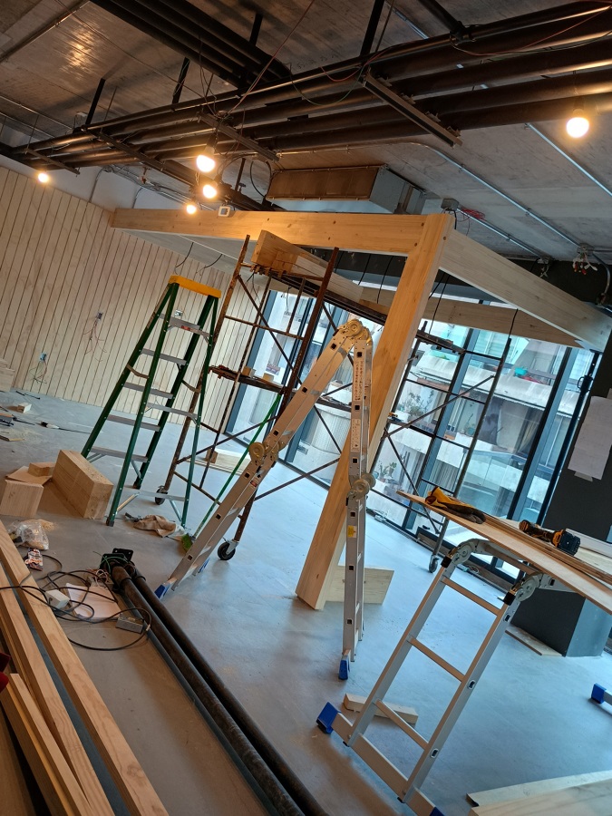 SALA REUNIONES EN MADERA LAMINADA