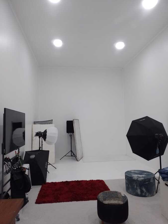 Estudió Fotográfico