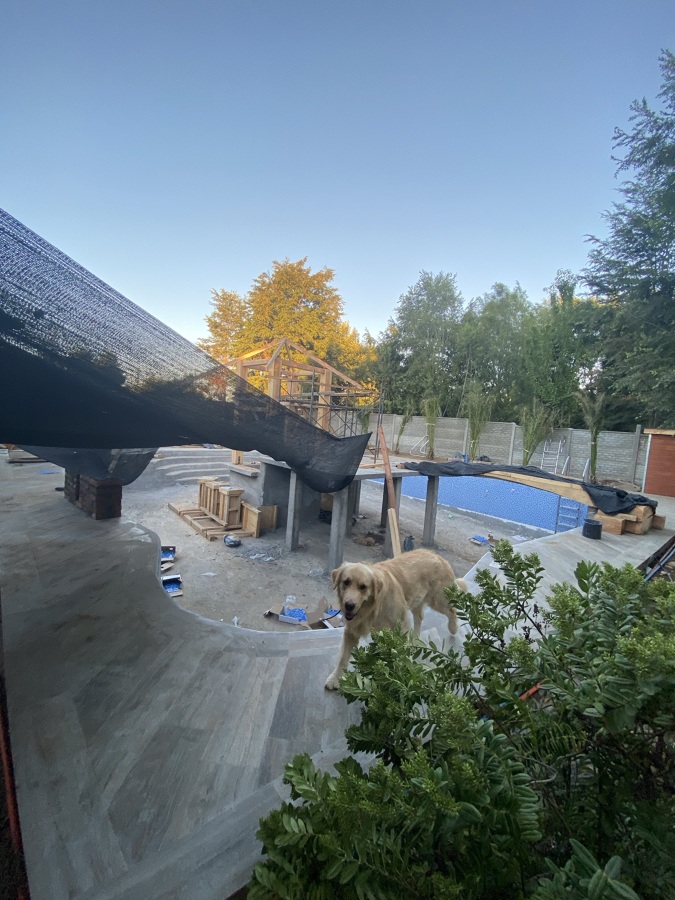 Construccion Piscina Hotel Family Suites