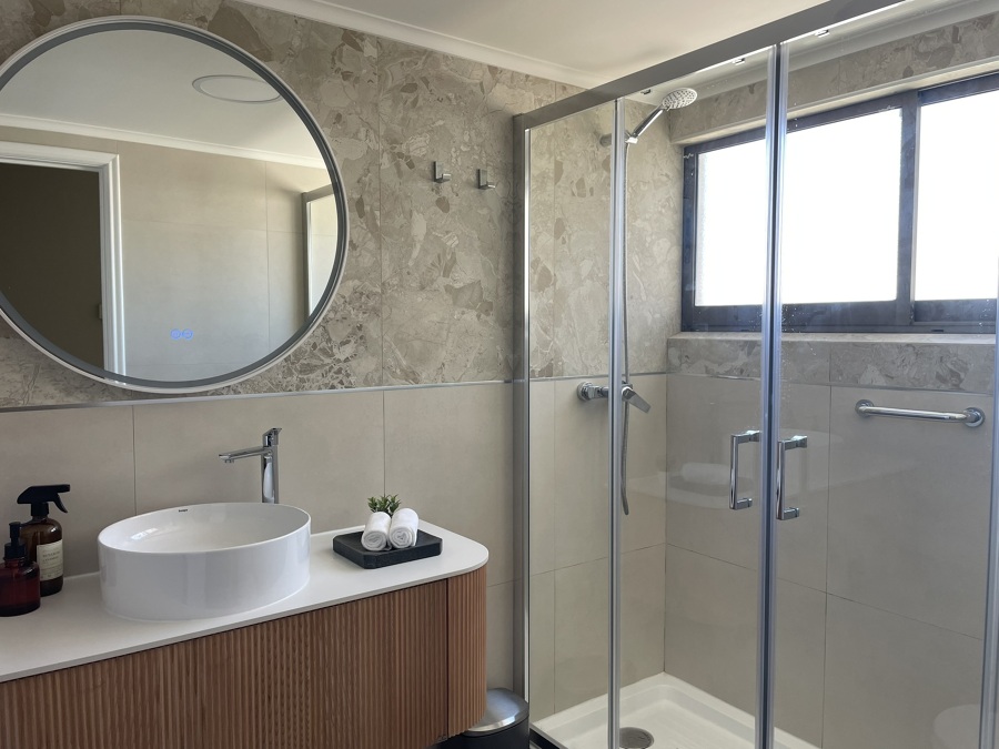 BAÑO SOBRIO Y FUNCIONAL