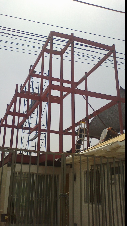 estructura 3 pisos .sobre construccion existente.