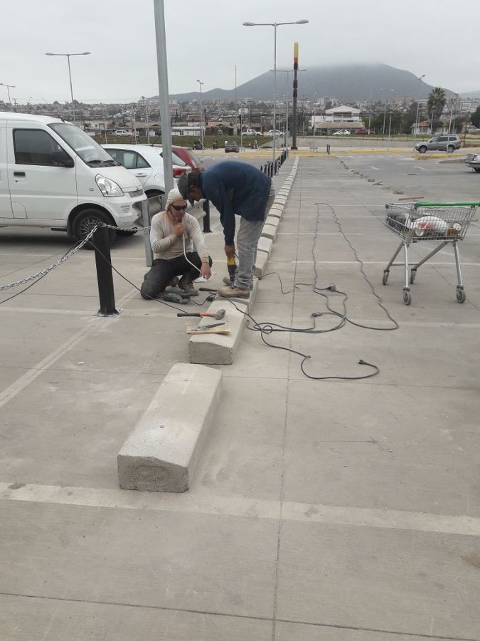 TRABAJOS  VARIOS MALL PASEO BALMACEDA