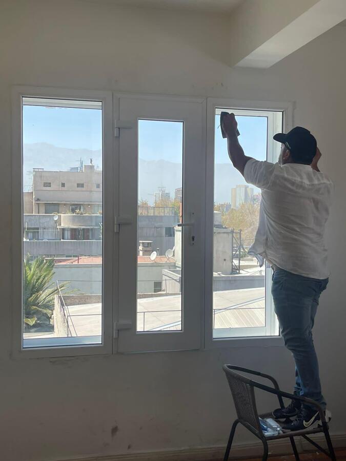 ventana abatible en PVC