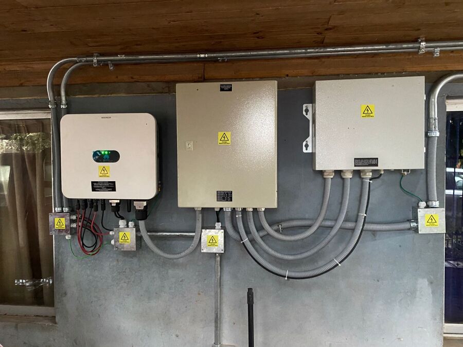 Proyecto 8kw hibrido 5kw baterías Palmilla