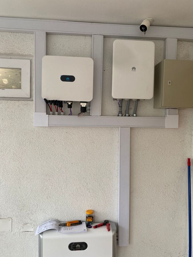 Proyecto 8kw hibrido 10kw baterías San Fernando