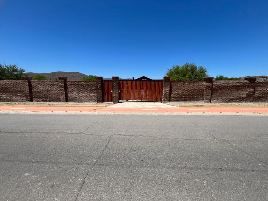 Cierre frontal Parcela Camino el Toro, Curacavi.