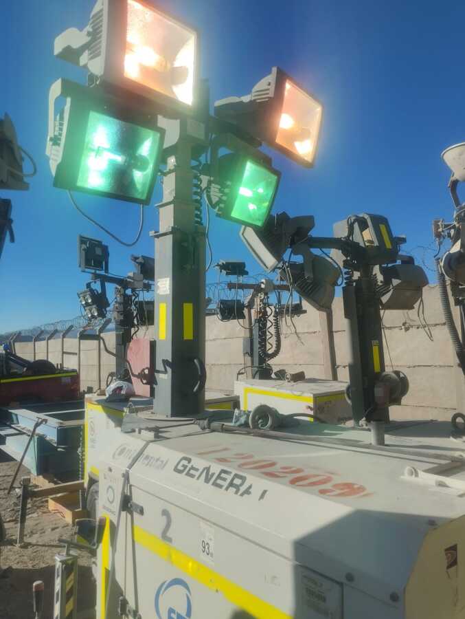 mantenimiento de torre de iluminacion