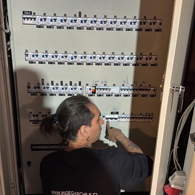 Mantención de tableros eléctricos para empresas en Santiago