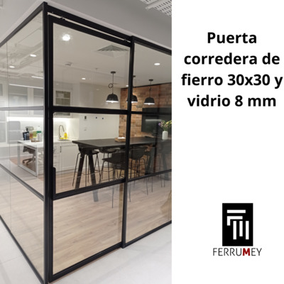 Puertas en fierro con vidrios