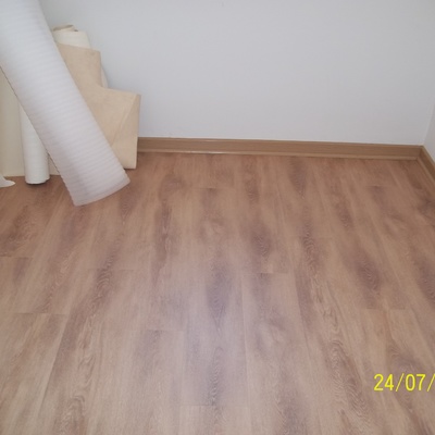 instalacion de piso flotante en dormitorios particular