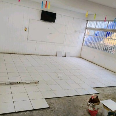 Revestimiento de cerámica en zonas húmedas.