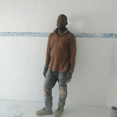 Yo terminando mi obra