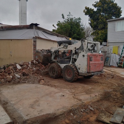 Demolición y retiro de escombros