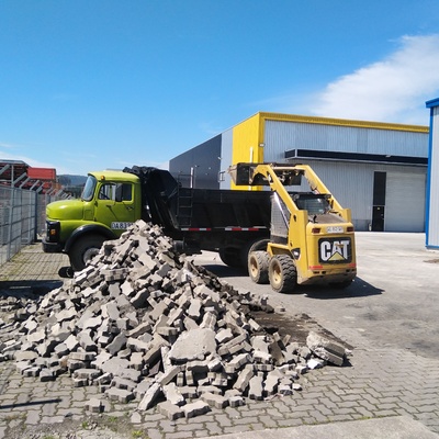 Demoliciones y retiro de escombros