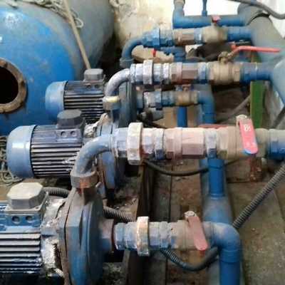 Mantenimiento en sala de bombas edificio,condominios