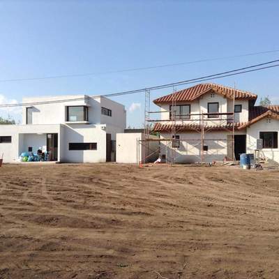 construcción de casas chilenas y mediterráneas